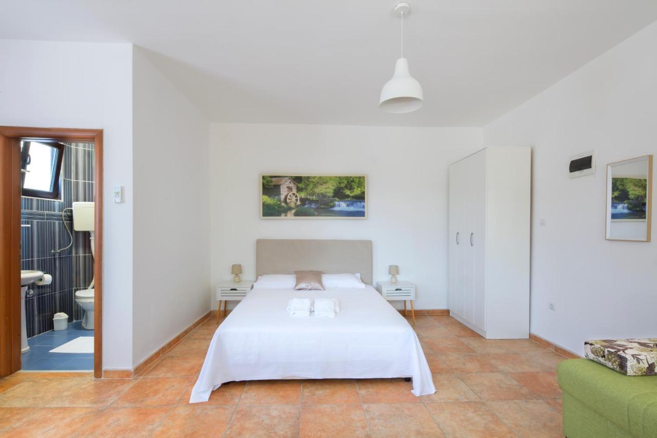 Apartments Al Parma บุดวา ภายนอก รูปภาพ