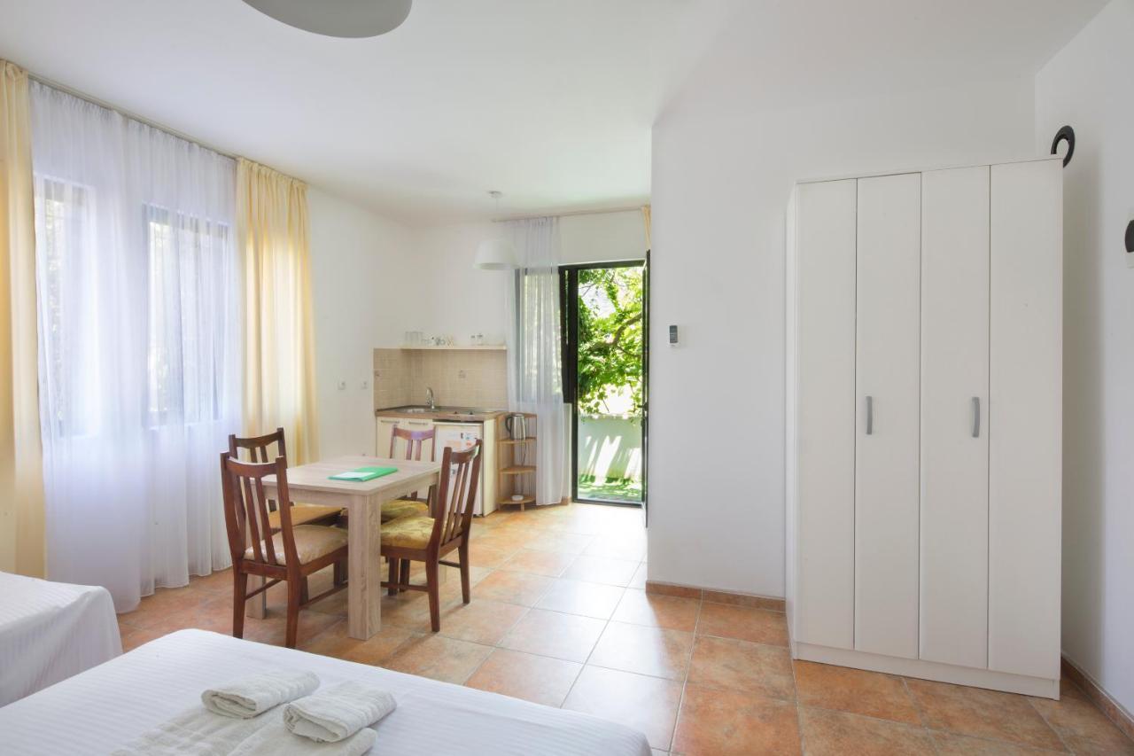 Apartments Al Parma บุดวา ภายนอก รูปภาพ