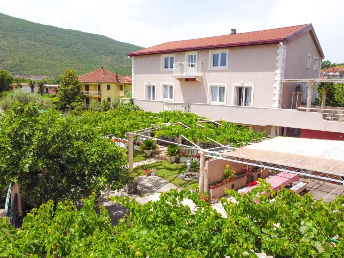 Apartments Al Parma บุดวา ภายนอก รูปภาพ