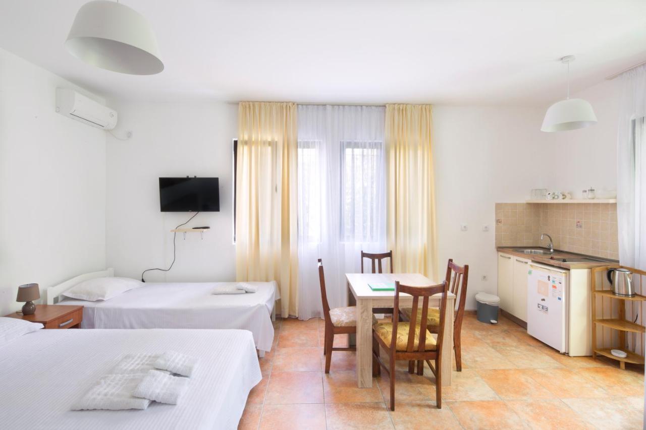 Apartments Al Parma บุดวา ภายนอก รูปภาพ