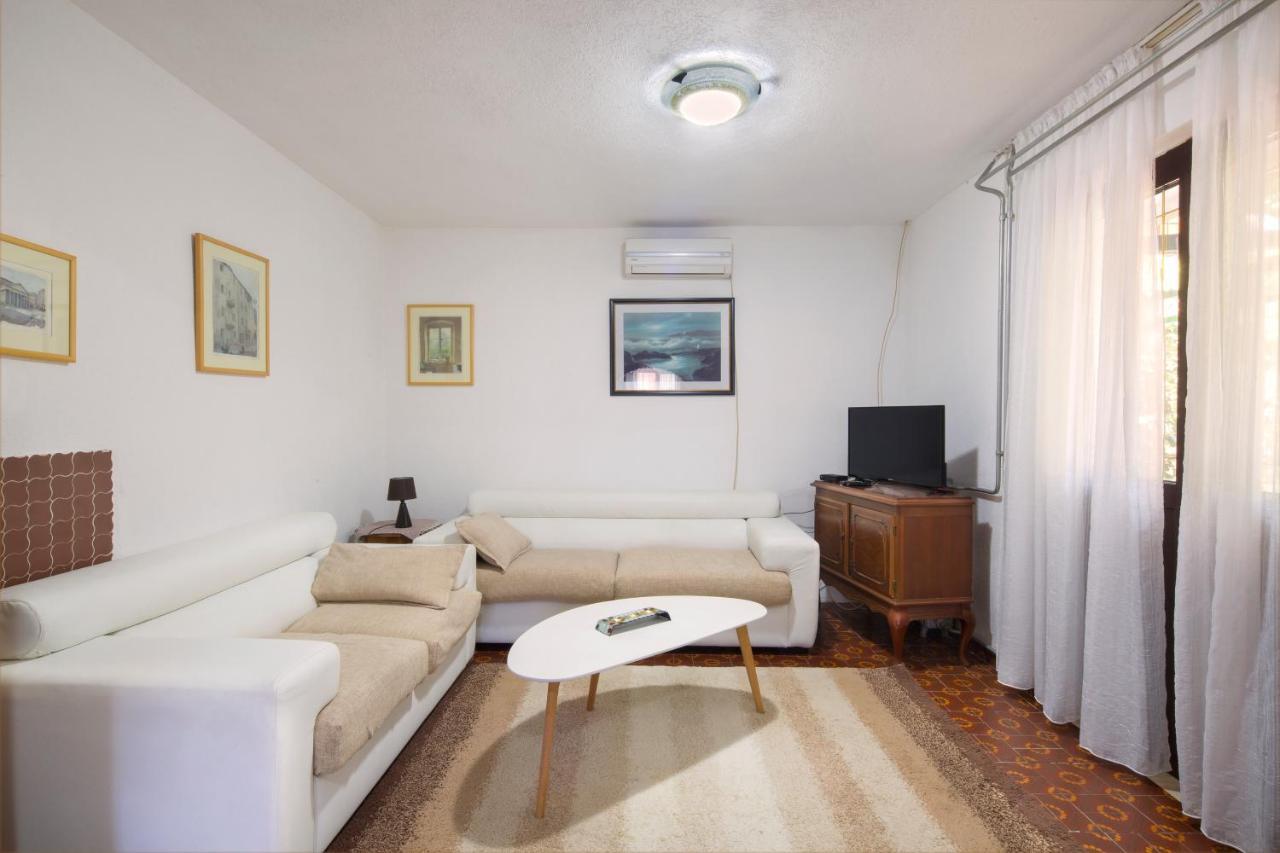 Apartments Al Parma บุดวา ภายนอก รูปภาพ
